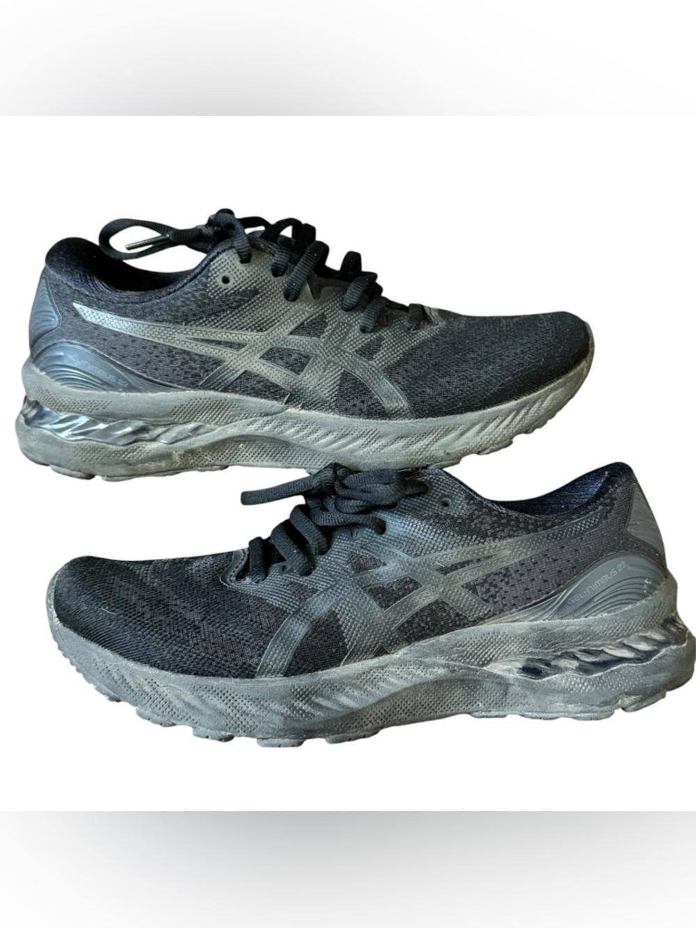 ASICS Gel-Nimbus 23 running shoes in a black